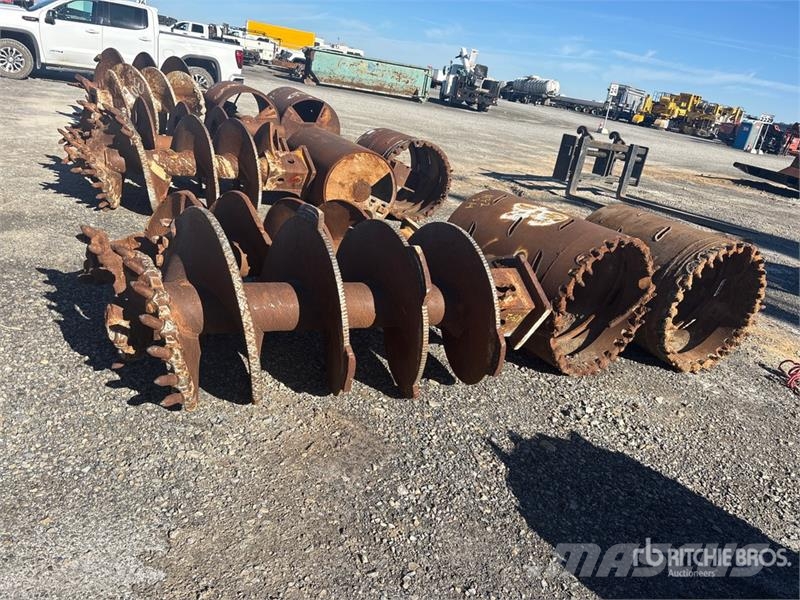 Quantity of (4) Rock Auger Attachment Öl- und Gasbohrgeräte