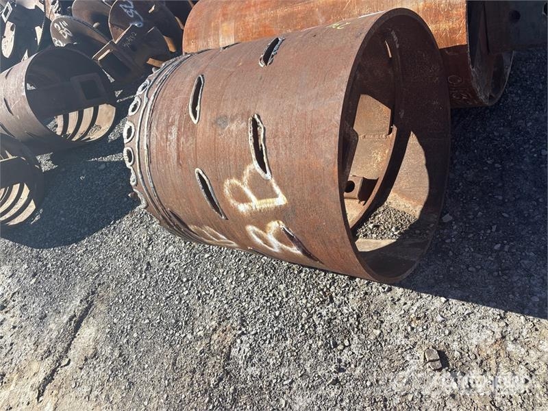 Quantity of (4) Rock Auger Attachment Oprema za vrtanje nafte in plina