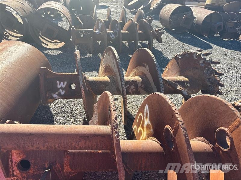 Quantity of (4) Rock Auger Attachment Oprema za vrtanje nafte in plina