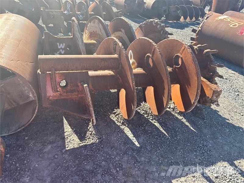 Quantity of (4) Rock Auger Attachment Oprema za vrtanje nafte in plina