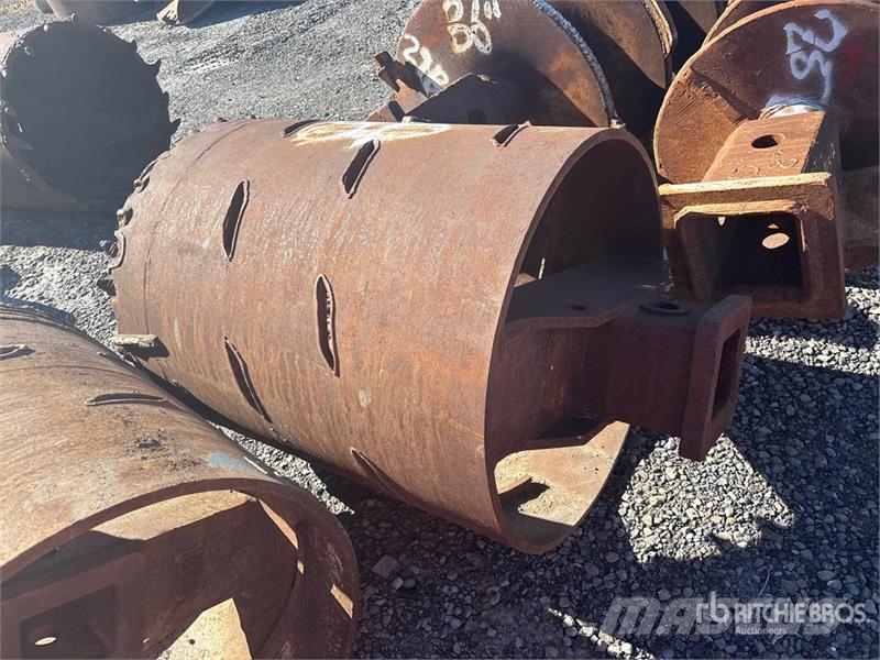Quantity of (4) Rock Auger Attachment Öl- und Gasbohrgeräte
