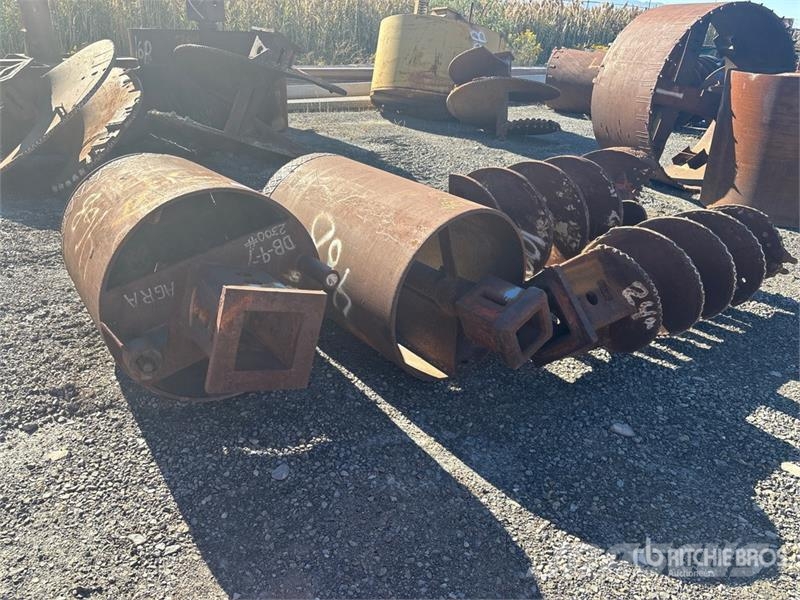 Quantity of (4) Rock Auger Attachment Sprzęt wiertniczy do gazu i ropy