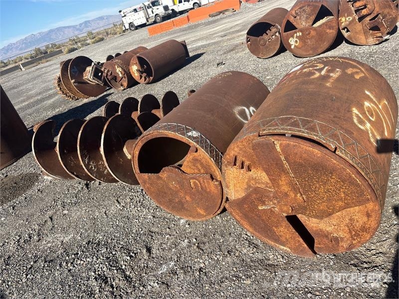 Quantity of (4) Rock Auger Attachment Sprzęt wiertniczy do gazu i ropy