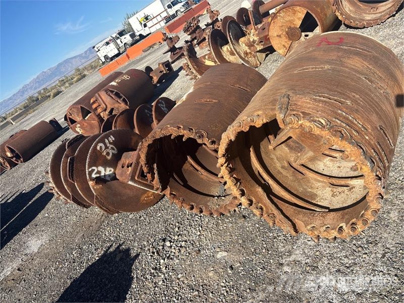 Quantity of (4) Rock Auger Attachment Öl- und Gasbohrgeräte