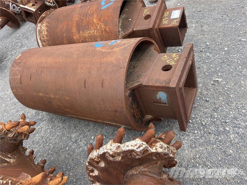 Quantity of (4) Rock Auger Attachment Olaj és Gáz fúró eszközök