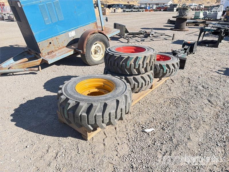 Quantity of (4) Tires Ruedas