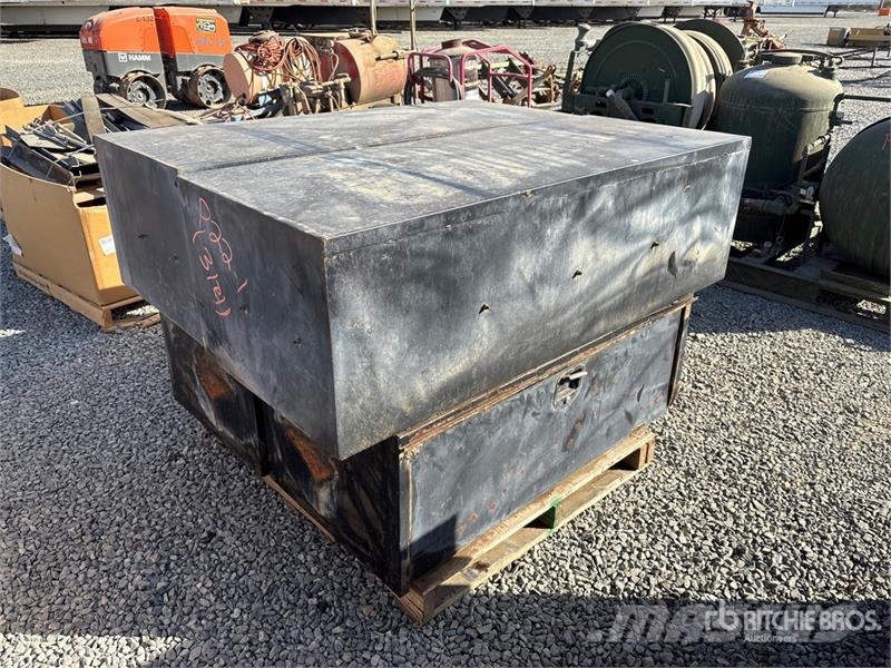 Quantity of (4) Tool Box 건설 장비 - 기타