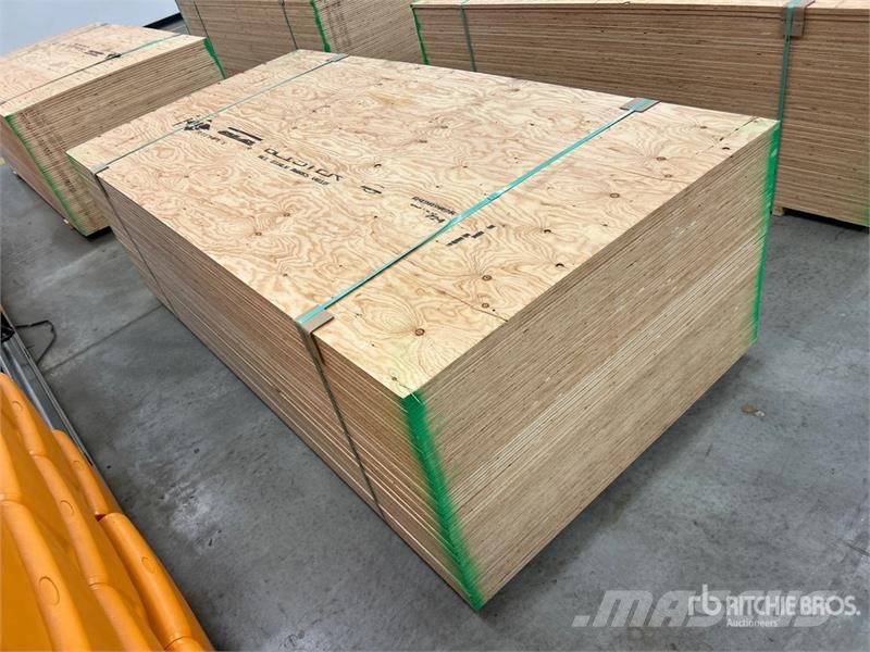 Quantity of (40) 3/4" 4x8 CSP/DFP No Stamp Plywood Andre komponenter