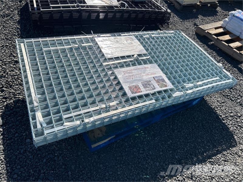 Quantity of (40) 3 ft x 6 ft Galvanized Garden Mes Verricelli, paranchi e sollevatori per materiali
