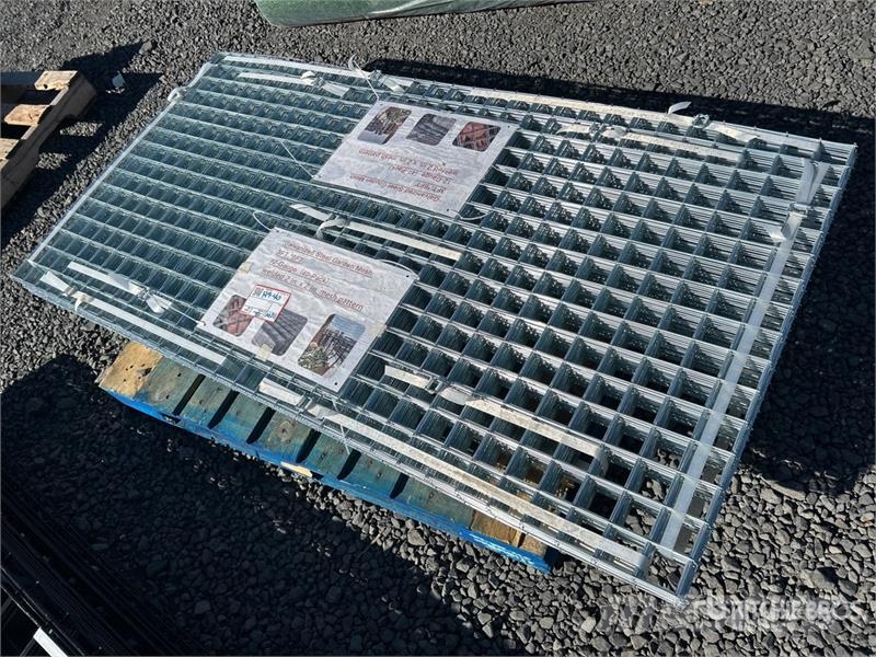 Quantity of (40) 3 ft x 6 ft Galvanized Garden Mes Verricelli, paranchi e sollevatori per materiali