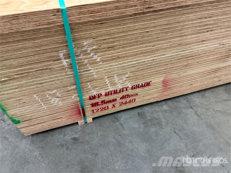  Quantity of (40) 4 ft x 8 ft (18.5 mm Thick) 3/4 i Andre komponenter