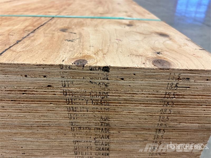 Quantity of (40) 4 ft x 8 ft (18.5 mm Thick) 3/4" Andre komponenter