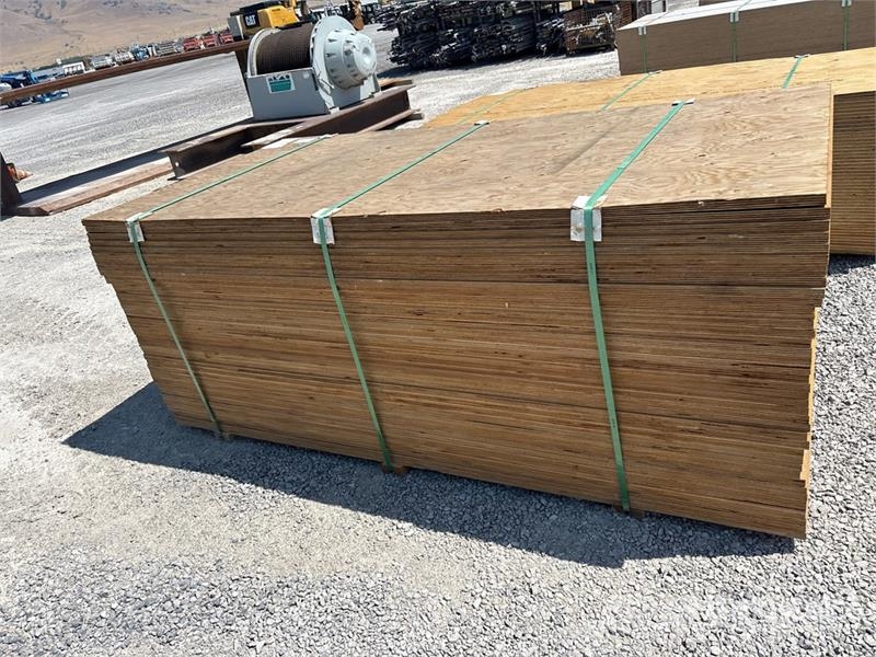  Quantity of (40) 7/8" 4x8 MDO G1S with Smooth Over Other components