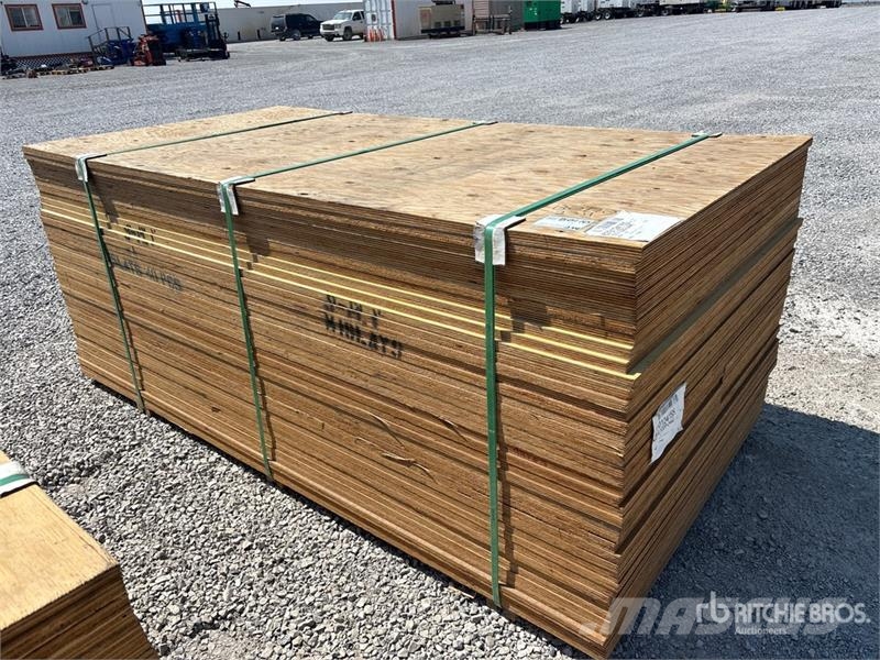  Quantity of (40) 7/8" 4x8 MDO G1S with Smooth Over Other components