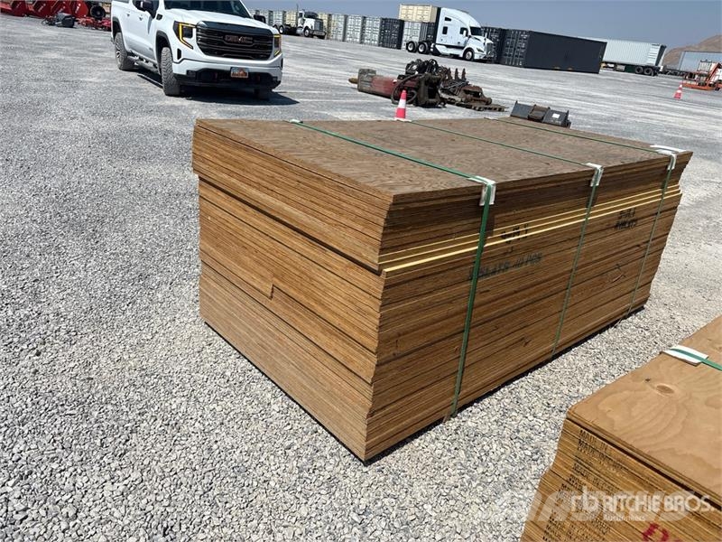  Quantity of (40) 7/8" 4x8 MDO G1S with Smooth Over Other components