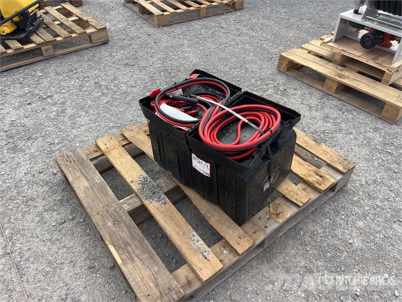 Quantity of (5) 25 ft 800 amp Booster Cables (Unus Drugi deli
