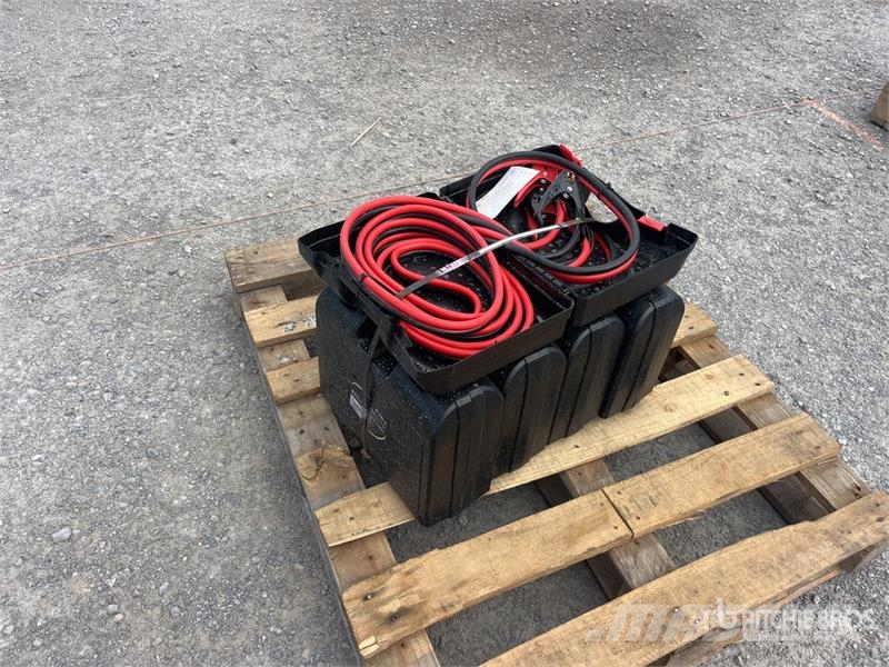 Quantity of (5) 25 ft 800 amp Booster Cables (Unus Drugi deli