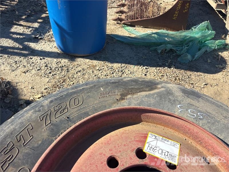 Quantity of (5) 385/65R22.5 Tires 타이어, 휠 및 림