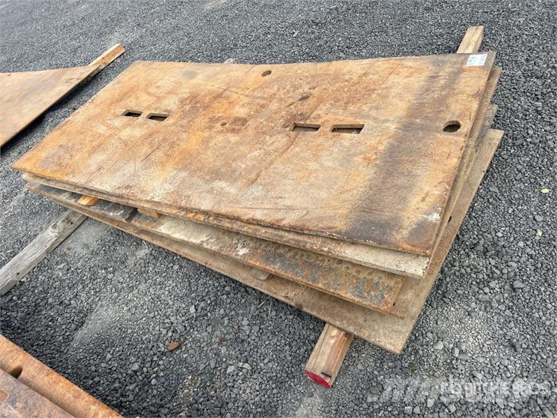 Quantity of (5) 4 ft x 8 ft 2x 1 Inch thick, 3x .7 Outros componentes