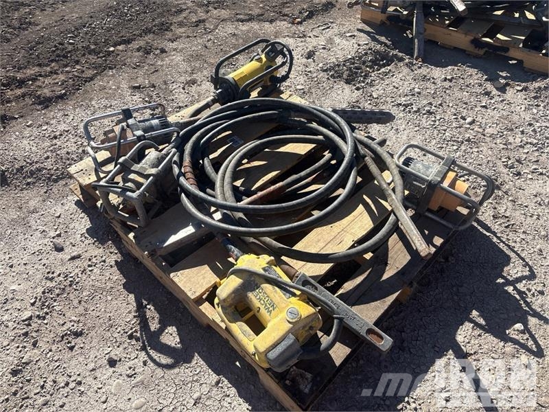 Quantity of (5) Electric Concrete Vibrator دكاكات أفقية