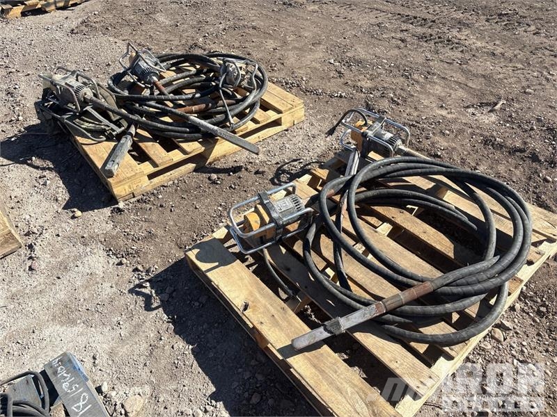 Quantity of (5) Electric Concrete Vibrator دكاكات أفقية