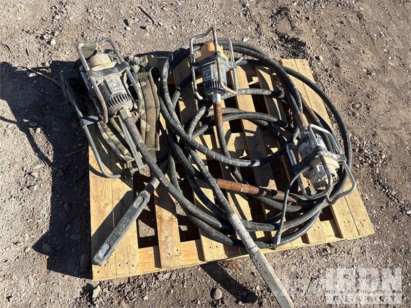 Quantity of (5) Electric Concrete Vibrator دكاكات أفقية