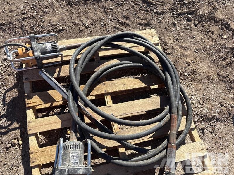 Quantity of (5) Electric Concrete Vibrator دكاكات أفقية