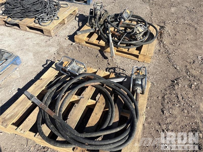 Quantity of (5) Electric Concrete Vibrator دكاكات أفقية