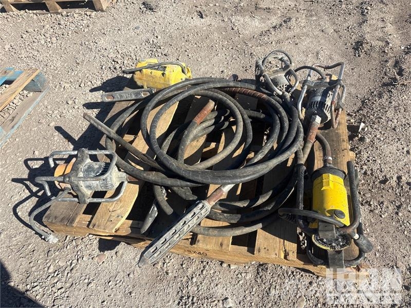 Quantity of (5) Electric Concrete Vibrator دكاكات أفقية