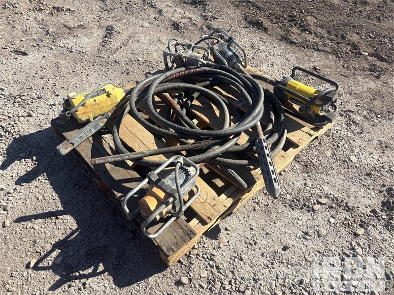 Quantity of (5) Electric Concrete Vibrator دكاكات أفقية