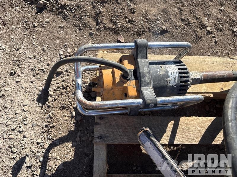 Quantity of (5) Electric Concrete Vibrator دكاكات أفقية