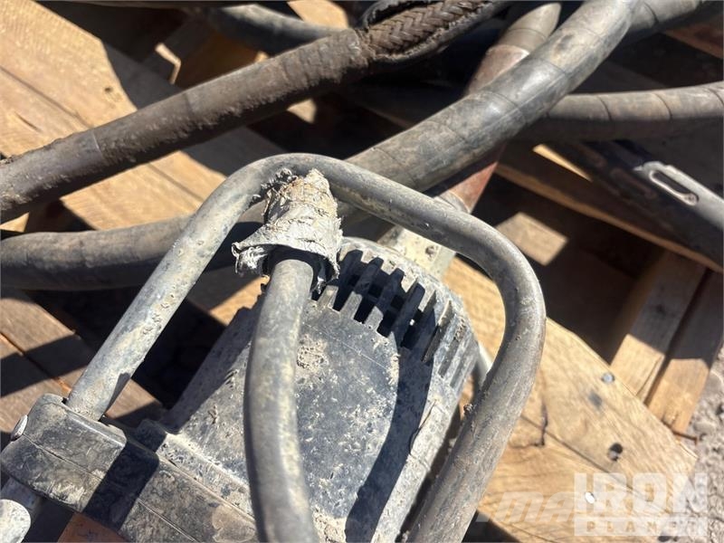Quantity of (5) Electric Concrete Vibrator دكاكات أفقية