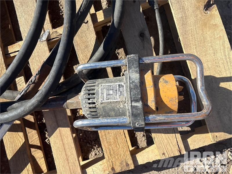 Quantity of (5) Electric Concrete Vibrator دكاكات أفقية