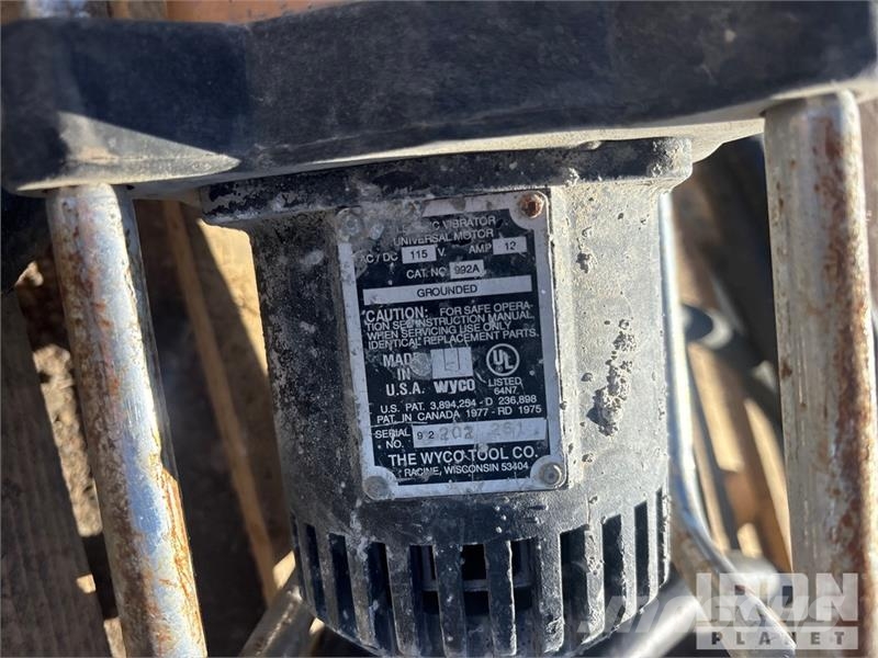Quantity of (5) Electric Concrete Vibrator دكاكات أفقية