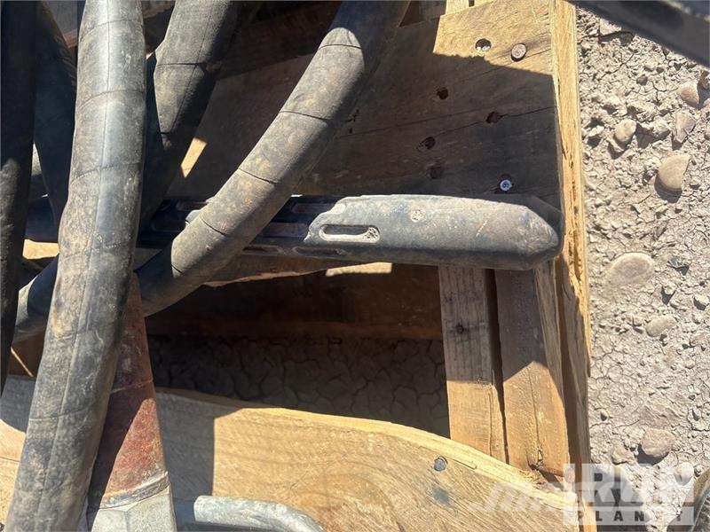 Quantity of (5) Electric Concrete Vibrator دكاكات أفقية