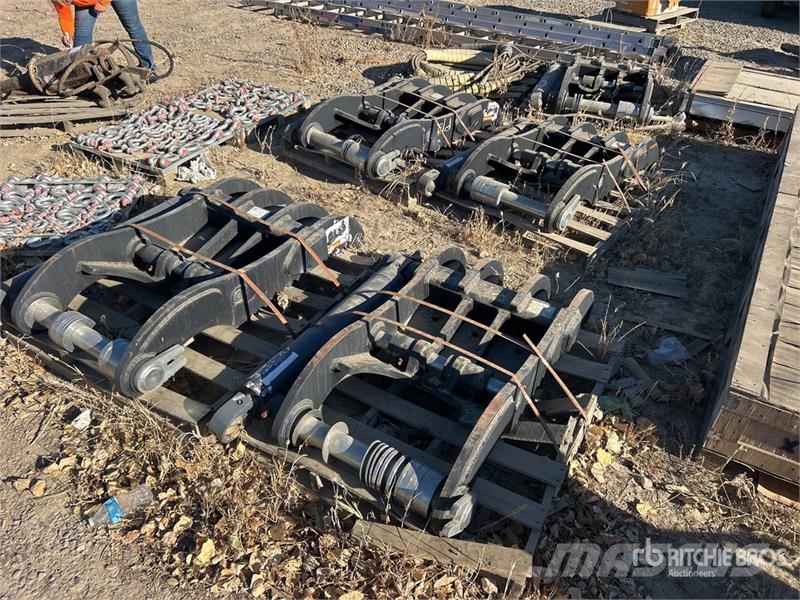  Quantity of (5) Excavator Thumb Skovle