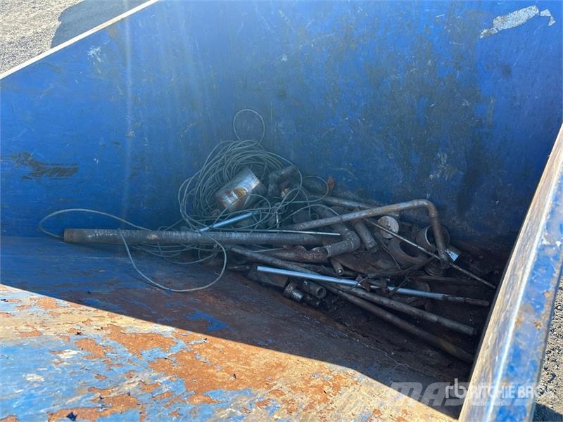 Quantity of 5 ft 4 in 2 cyd Self-Dumping Hopper Silosi i levci