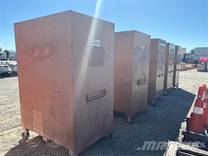  Quantity of (5) Knaack Job Site Box مكونات أخرى