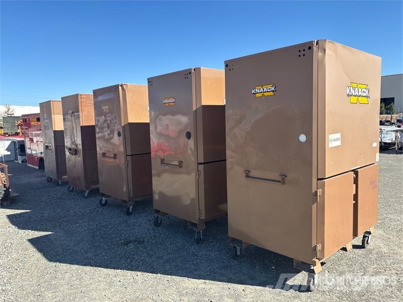  Quantity of (5) Knaack Job Site Box مكونات أخرى