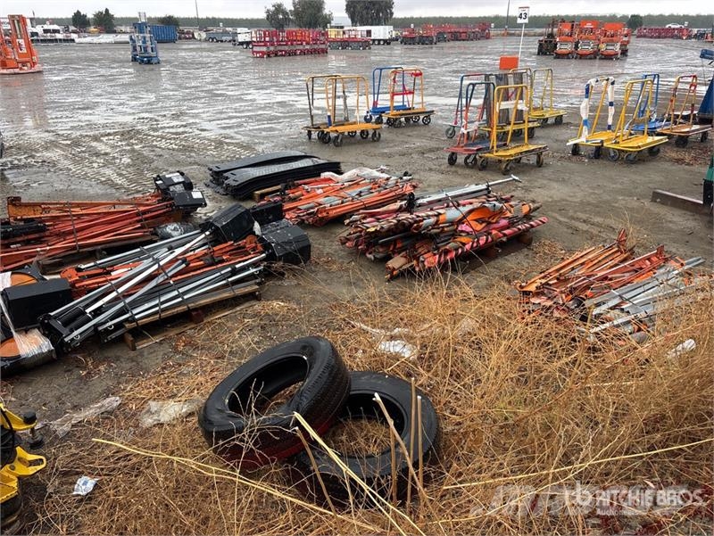 Quantity of (5) Pallets of Pallets of Traffic Cont Muut