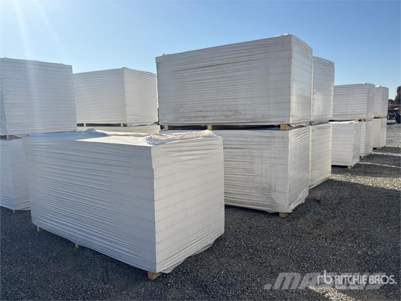  Quantity of (5) Polyiso Insulation Cabrestantes, montacargas y elevadores de materiales