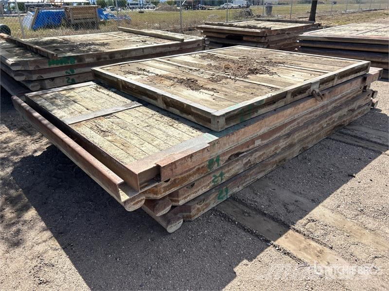 Quantity of (5) Rig Mats Rezervni delovi i oprema za bušenje