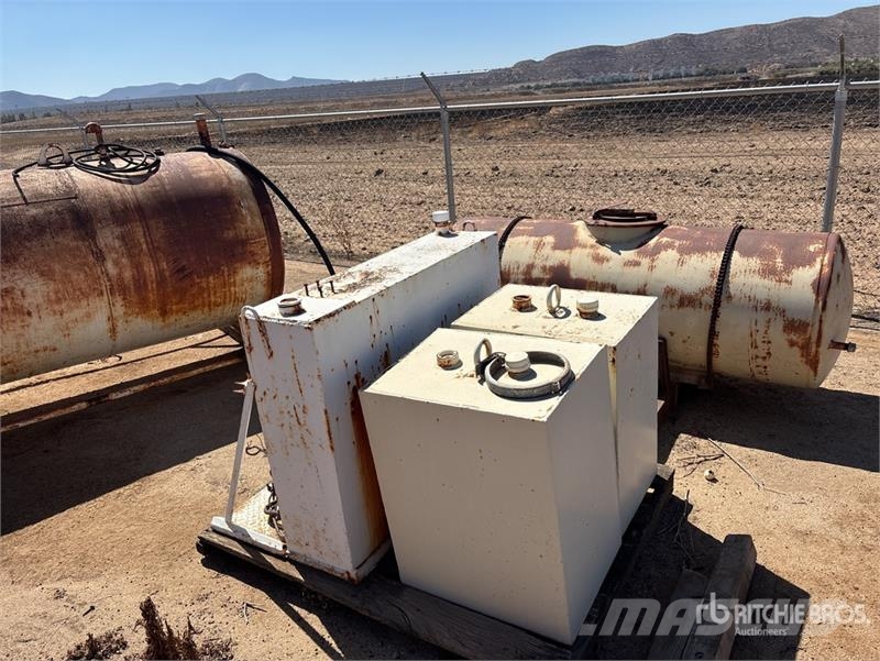 Quantity of (5) Skid Mounted Fuel Tank Kraftstoff- und Zusatzstoffbehälter