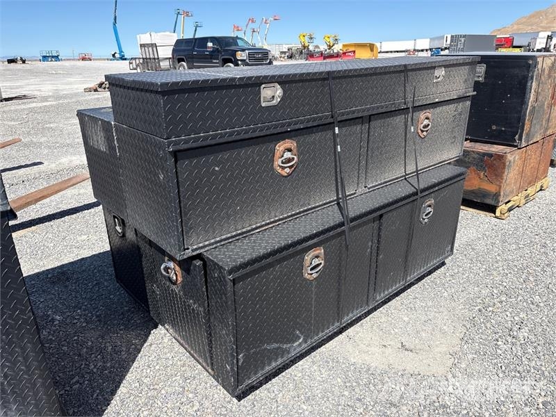 Quantity of (5) Tool Box Építőipar - Egyebek