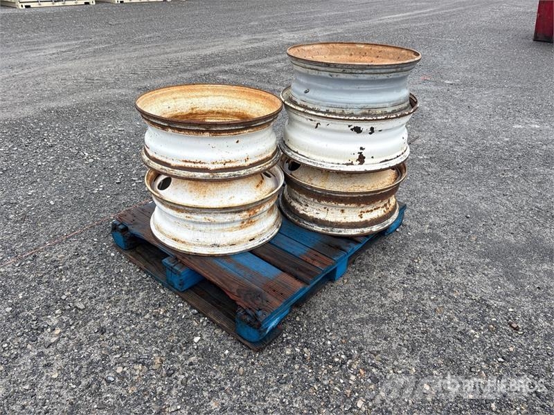 Quantity of (5) Wheels 輪胎、車輪和輪圈