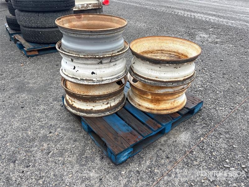 Quantity of (5) Wheels 輪胎、車輪和輪圈