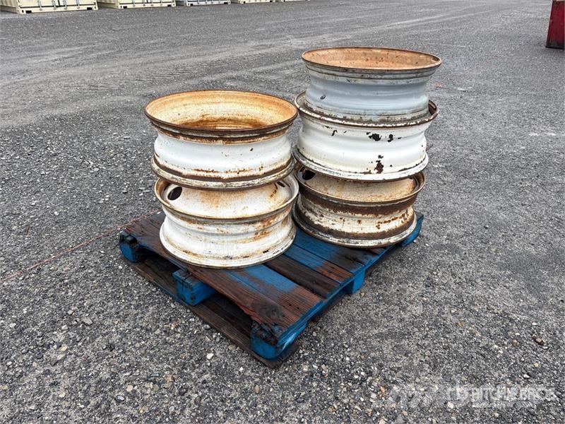 Quantity of (5) Wheels 輪胎、車輪和輪圈