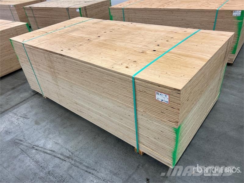 Quantity of (50) 5/8 in 4x8 CSP/DFP No Stamp Plywo Andre komponenter