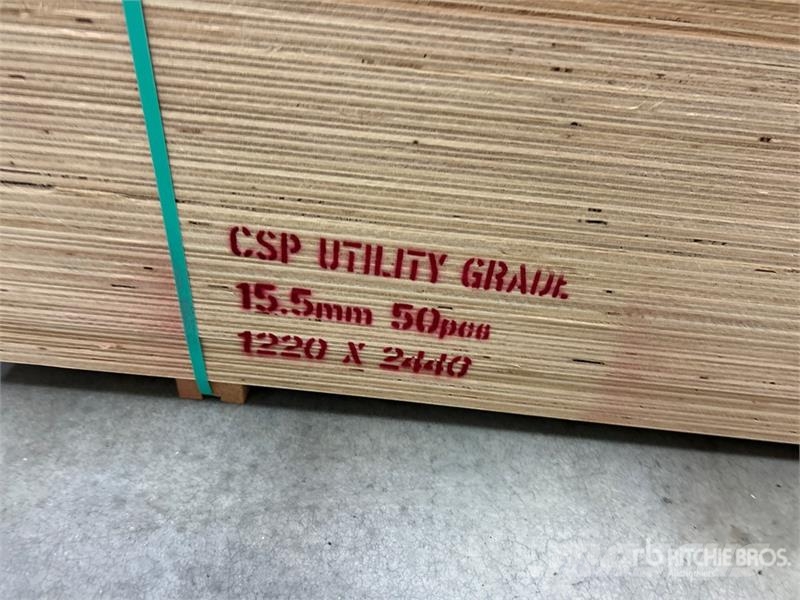 Quantity of (50) 5/8 in 4x8 CSP/DFP No Stamp Plywo Andre komponenter