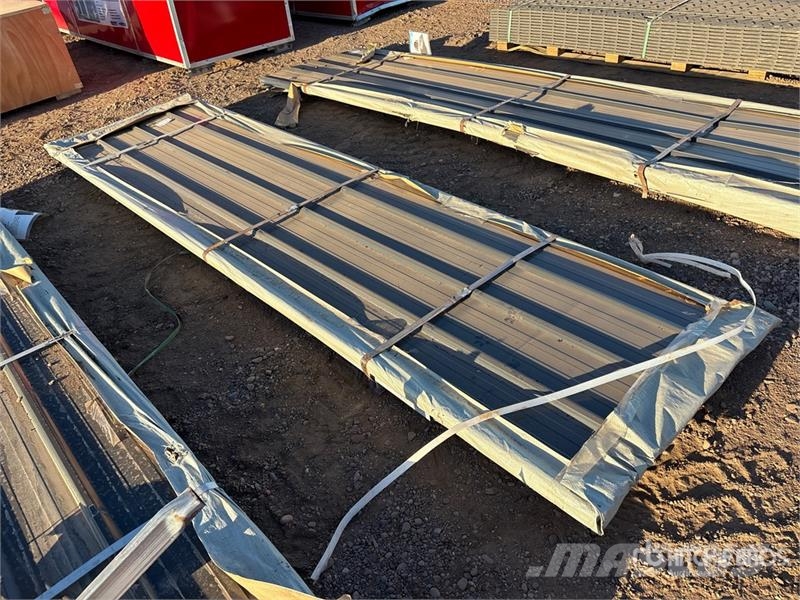 Quantity of (50) SKLP SK-XH50 3 ft x 10 ft Galval Dispozitive de ridicare / lifturi pentru diferite materiale